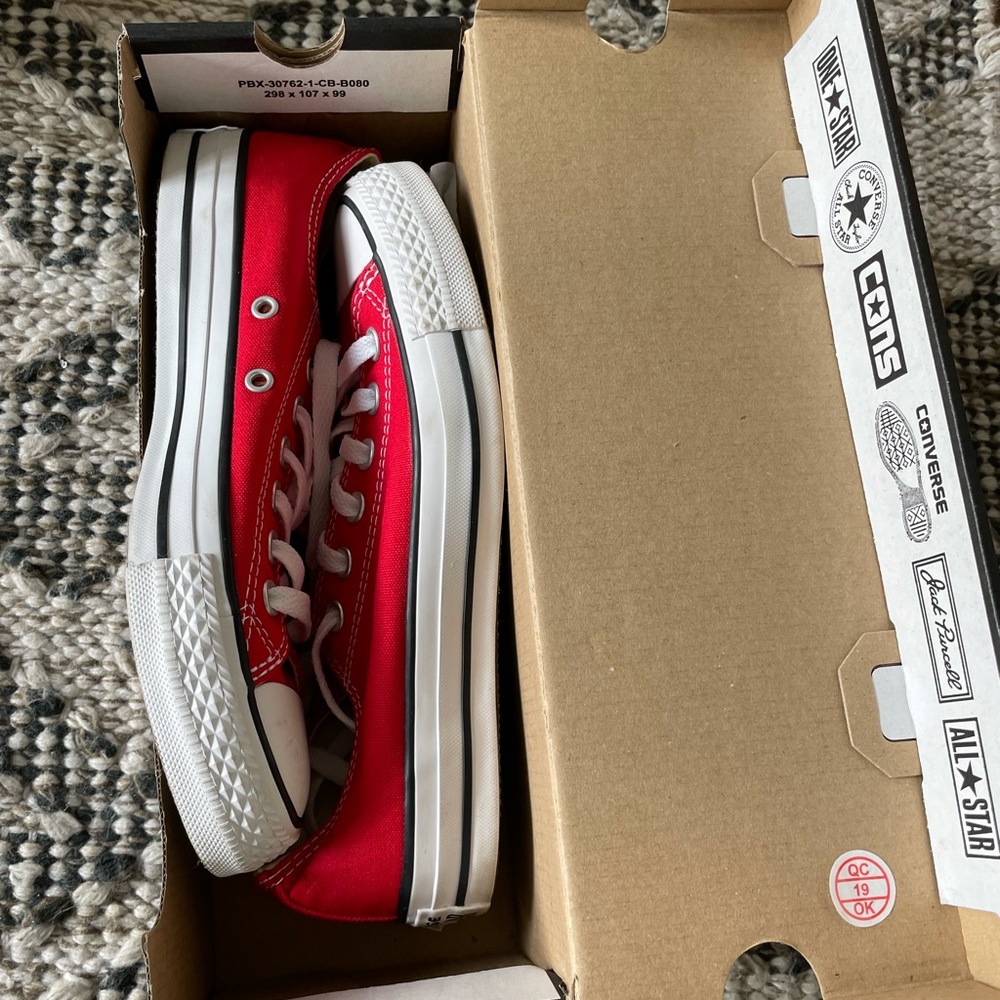 Converse Chuck Taylors Red US Men’s 5